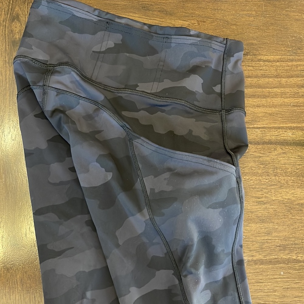 Lululemon shorts - Picture 3 of 4